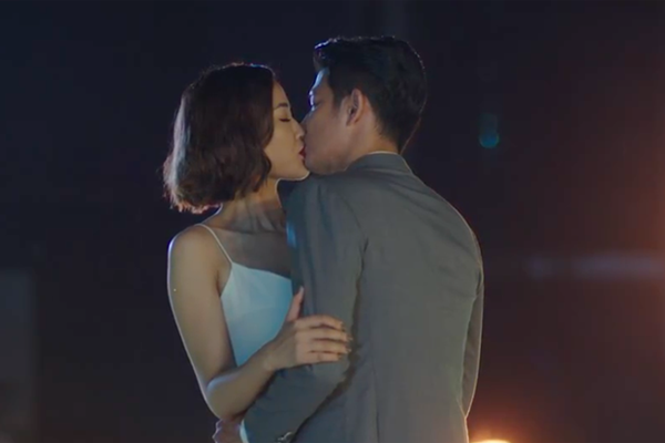 Huy Khánh hôn Maya say đắm trong phim hot 'Sài Gòn, anh yêu em'