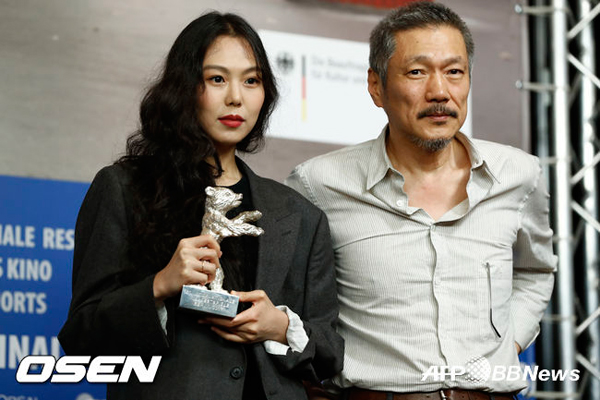 Kim Min Hee thắng lớn nhờ phim của tình già tại LHP Berlin