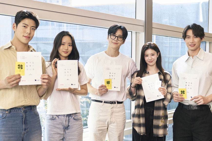 Khi khán giả không còn tìm phim để yêu mà để soi lại chính mình