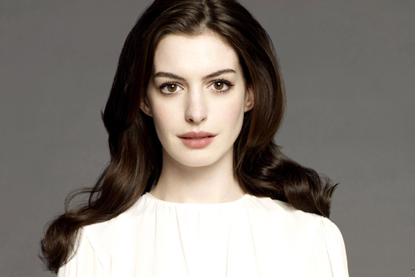 Hành trình 15 năm lột xác của Anne Hathaway